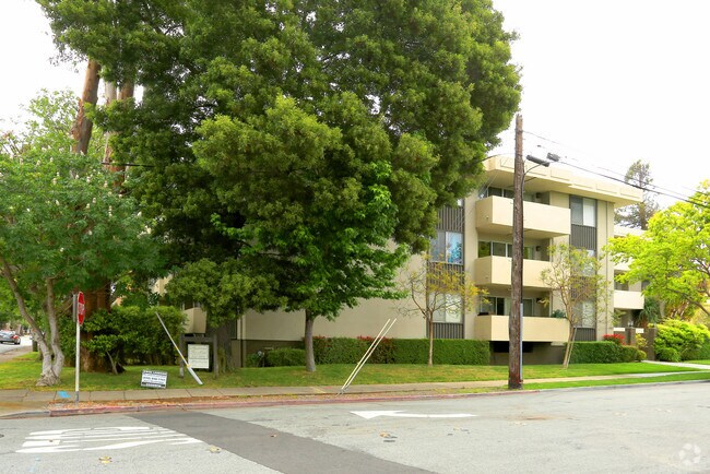 Foto del edificio - 1501 Ralston Ave