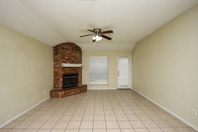 Building Photo - 3416 St Vincent Rd