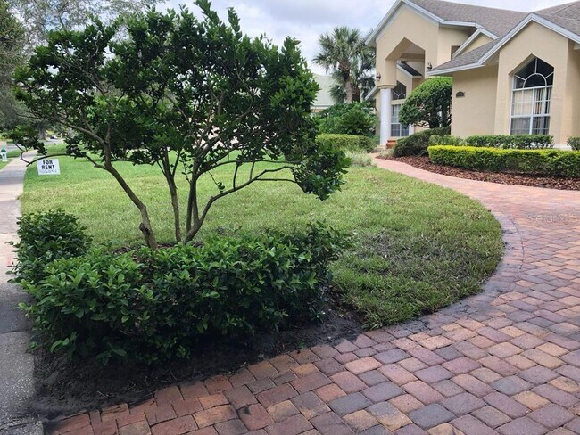Foto del edificio - 8125 Courtleigh Dr