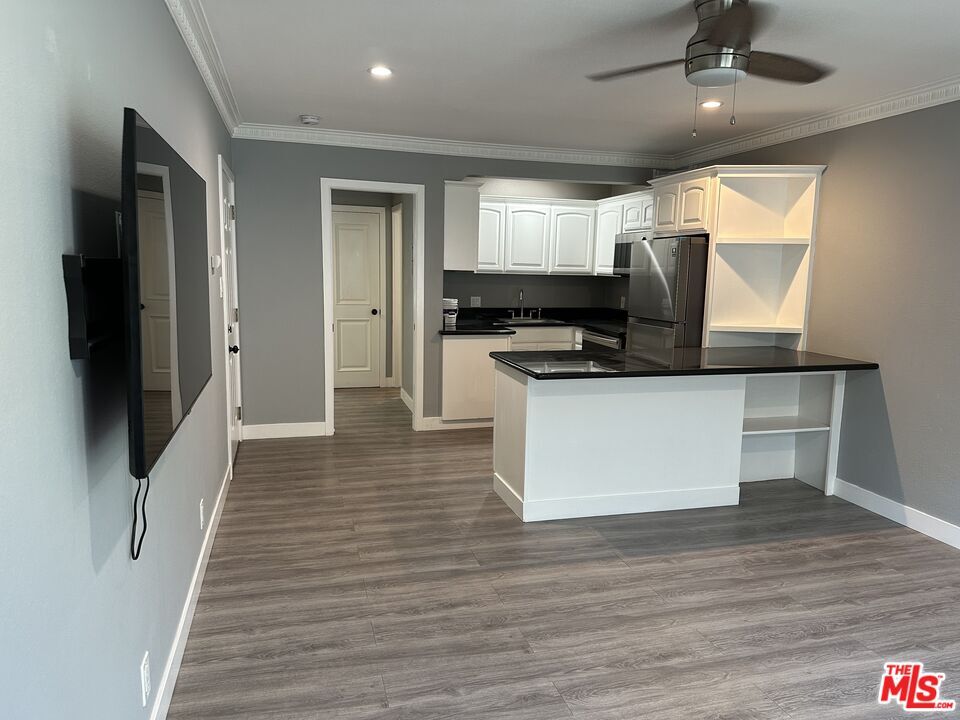 Foto principal - 6224 De Longpre Ave