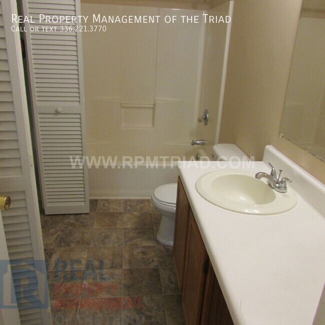 Foto del edificio - 1705 Tenth St.-A