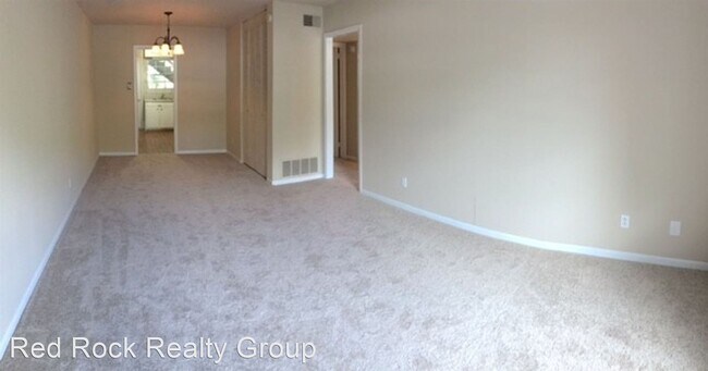 Foto del edificio - 3235-3299 Warringwood Dr