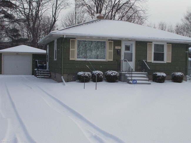 Building Photo - 3 br, 2 bath House - 7565 Southeastern Ave...