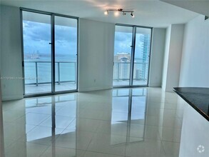 Building Photo - 300 S Biscayne Blvd