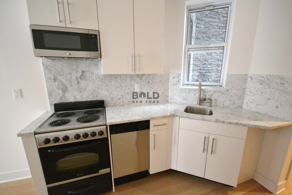 Building Photo - 493 3rd Ave