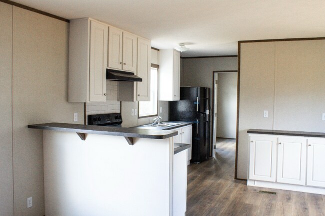 Building Photo - 301 Givens Ln