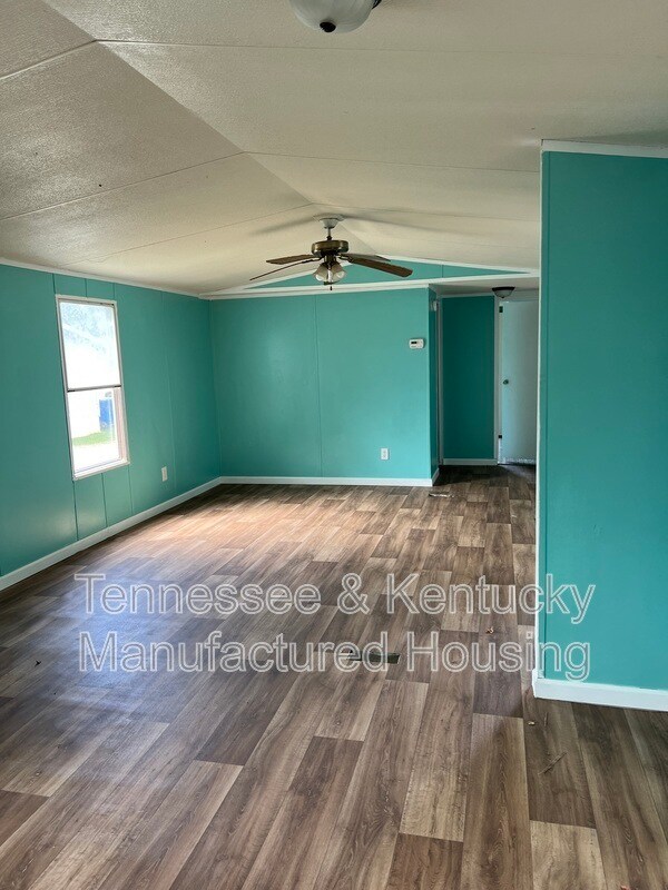 Building Photo - 1104 Columbia Ave