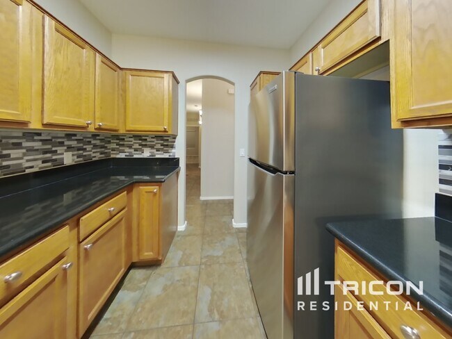 Building Photo - 36085 N Mirandesa Dr