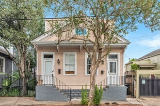 Building Photo - 1325 Sixth St