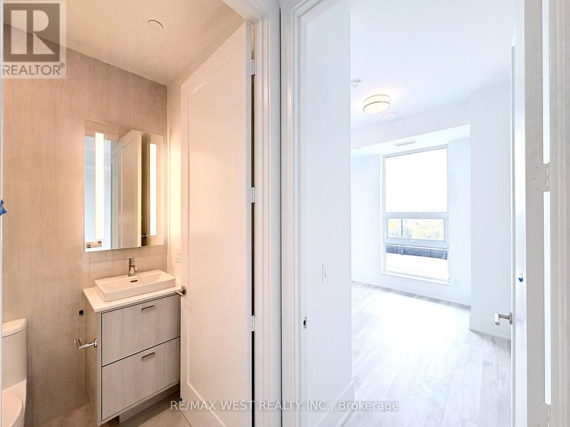 Building Photo - 115 Denison Ave