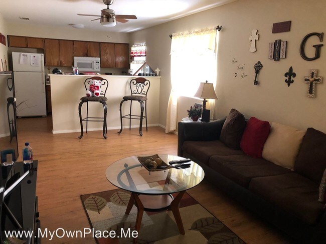 Building Photo - 2 br, 1.5 bath Apartment - 1407 Windsor