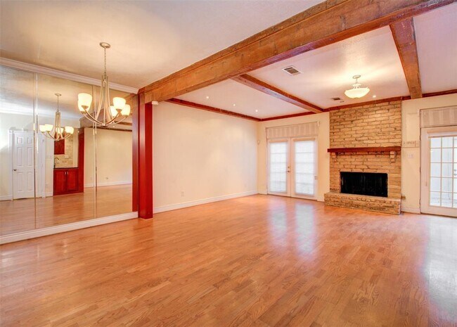 Foto del edificio - 7505 Memorial Woods Dr