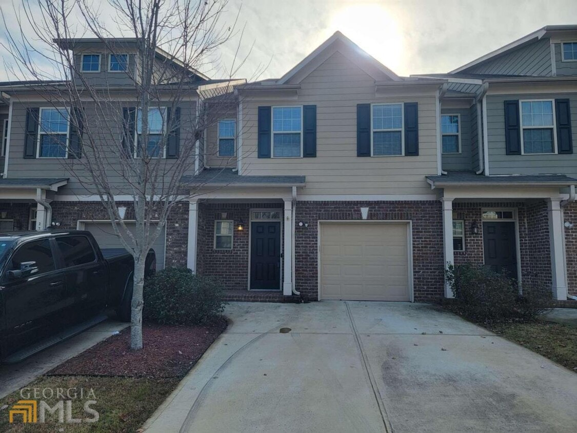 Primary Photo - 2707 Morgan Glen Rd NE