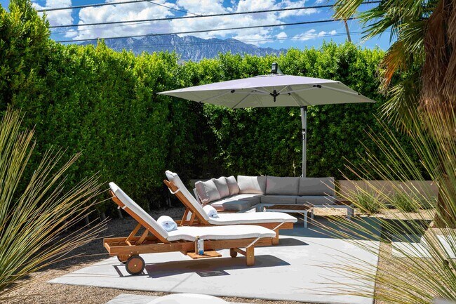 Building Photo - Luxury Oasis with Pool in Palm Springs