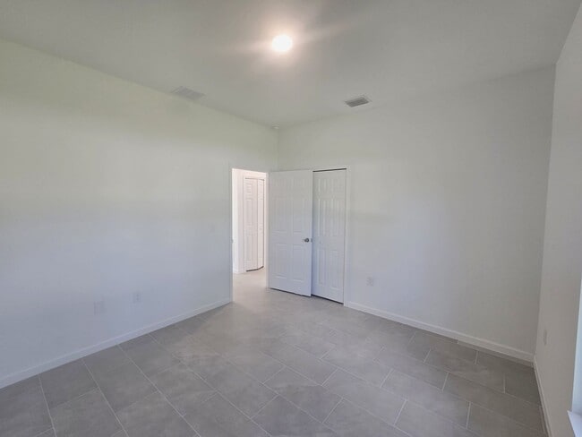 Foto del edificio - 3373 Gossamer Ave