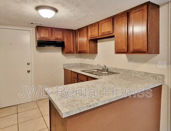 Building Photo - 7201 Arlington Expy