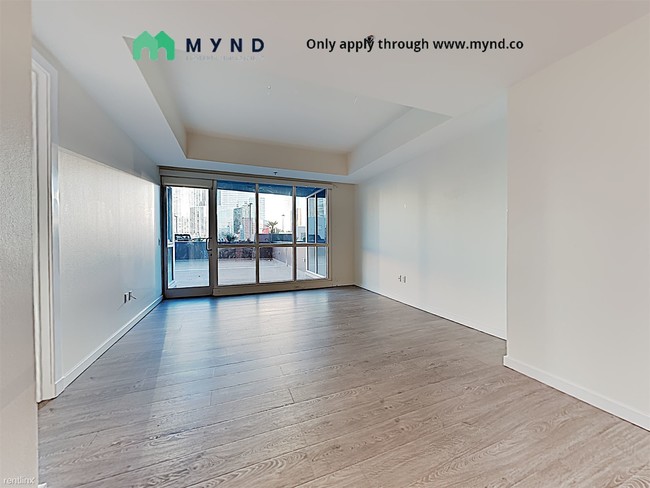 Building Photo - 2 br, 1 bath  - 4525 Dean Martin Dr Unit 403