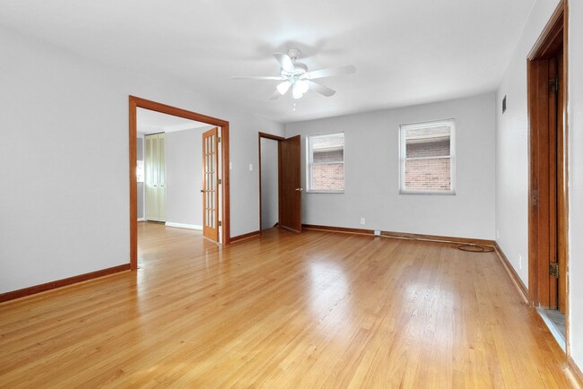 Building Photo - 4957 Miami St