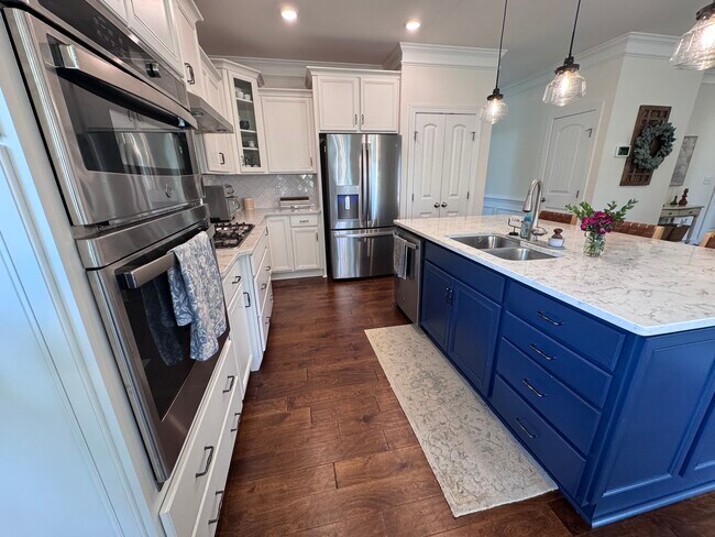 Building Photo - 1425 White Spruce Dr