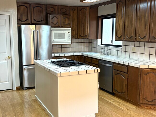 Foto del edificio - 2219 Hamilton Ave