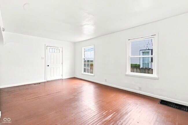 Foto del edificio - 3429 Kinnear Ave