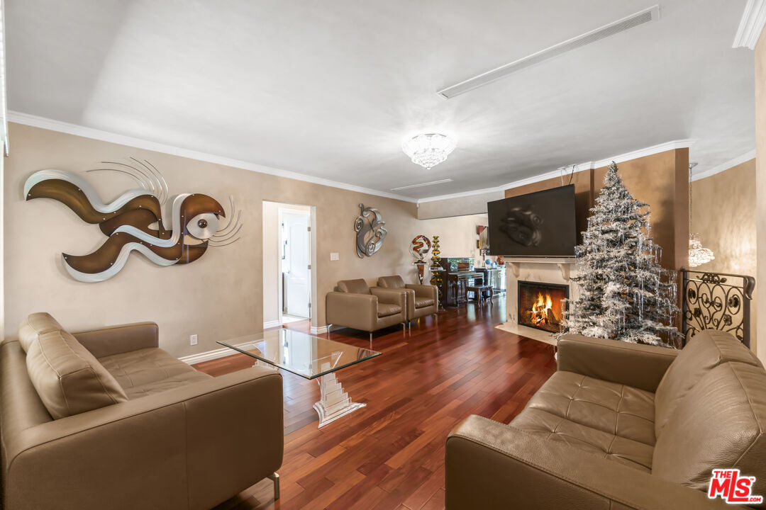 Foto principal - 717 E Cypress St