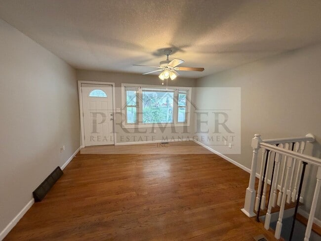 Building Photo - 504 N Westwood Dr