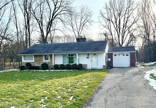 Building Photo - 158 Marlborough Dr