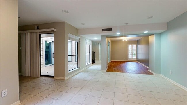 Building Photo - 4722 Post Oak Timber Dr