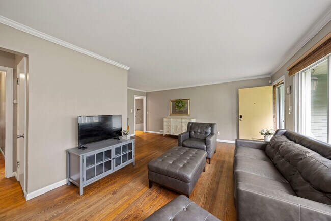 Foto del edificio - 15580 Birwood Ave