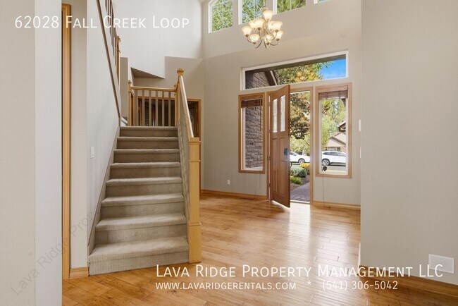 Foto del edificio - 62028 Fall Creek Loop