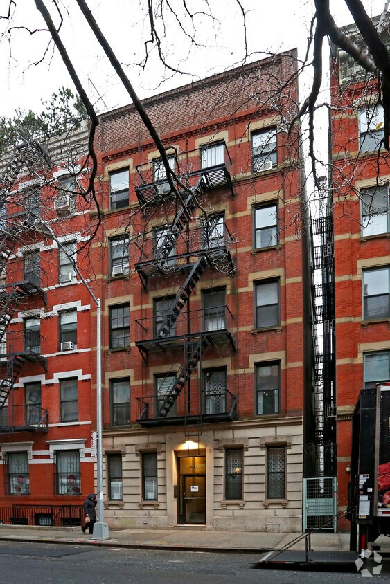 Foto del edificio - 348 W 49th St