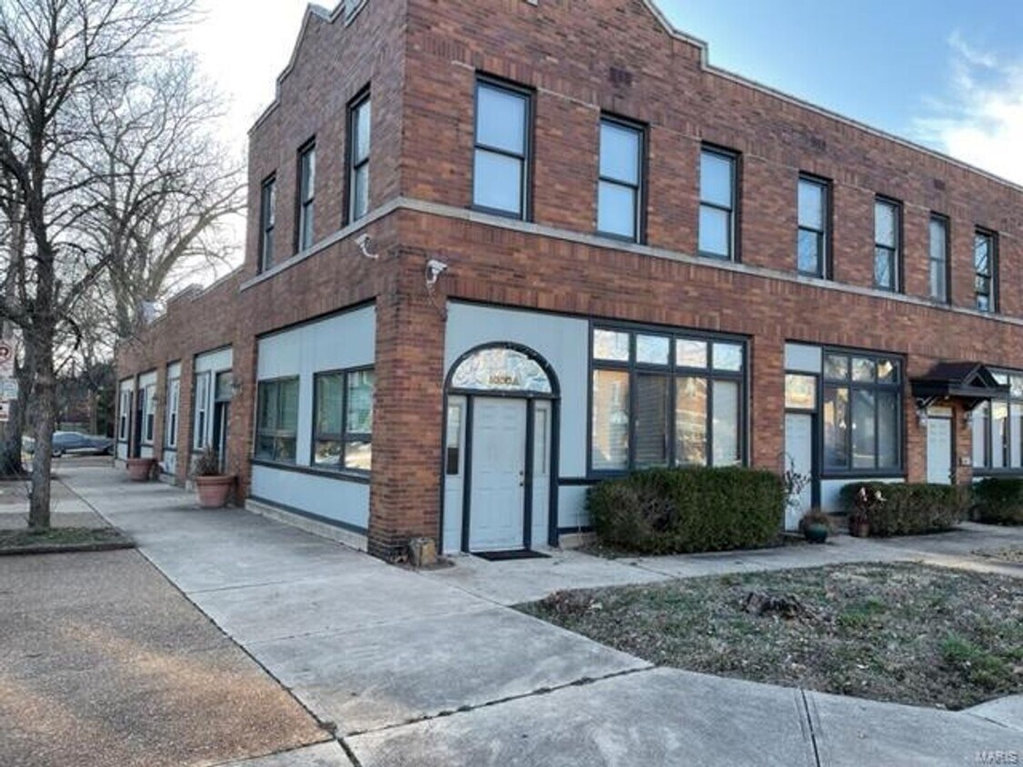 Primary Photo - 1004 Bates St