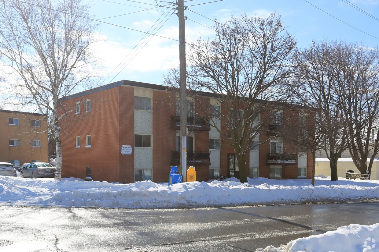 Photo du bâtiment - 45 Walton Avenue