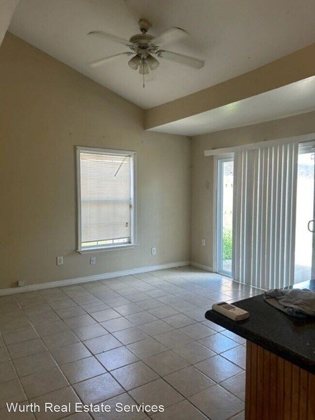 Foto del edificio - 3 br, 1 bath House - 1909 Esther Street