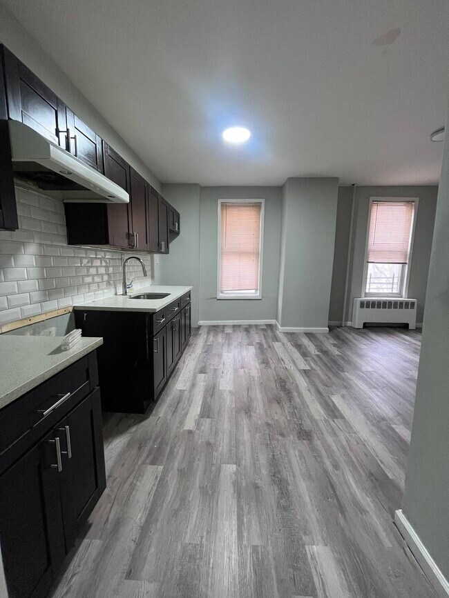 Foto del edificio - 3645 Olinville Ave