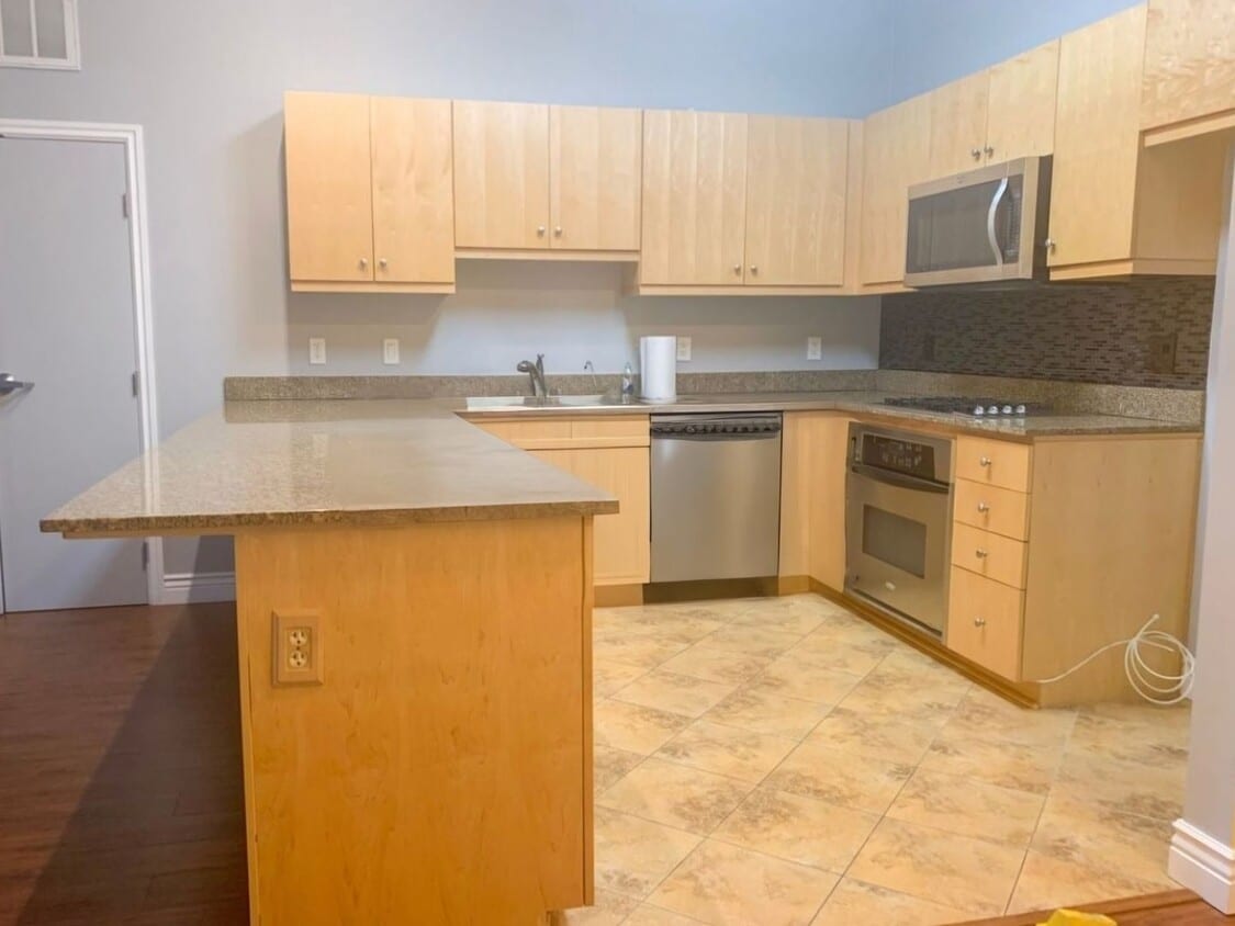 Primary Photo - 3 Bedroom Townhome in Downtown Anaheim - $...