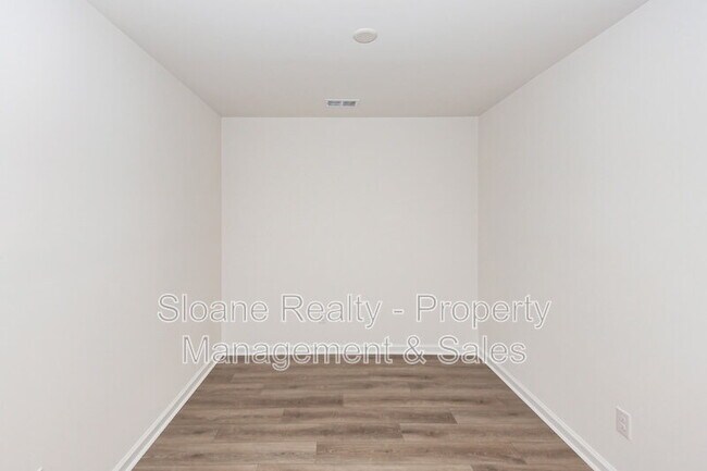 Foto del edificio - 4633 Forest Hills Dr