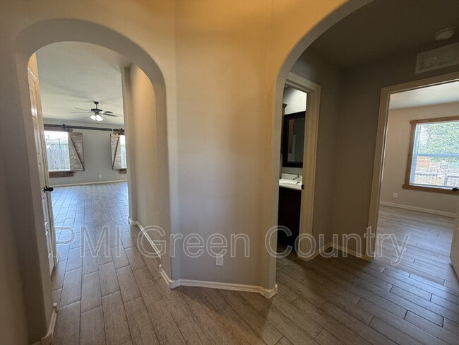 Building Photo - 3903 W 105th St S