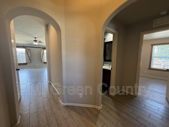 Foto del edificio - 3903 W 105th St S