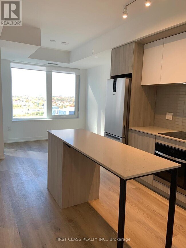 Building Photo - 395 Square One Dr