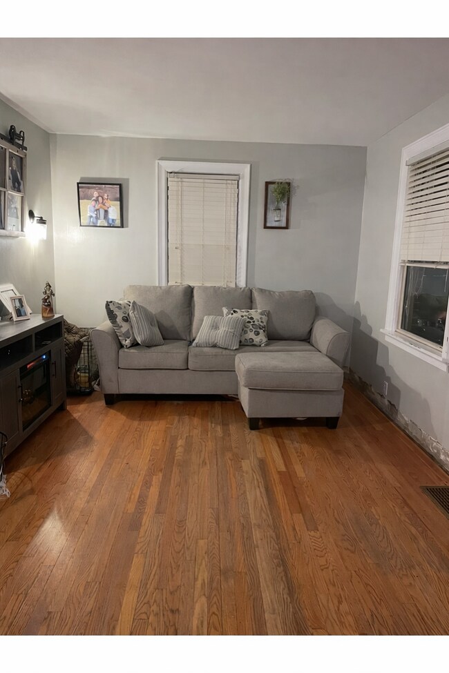 Foto del edificio - 1106 E 3rd St