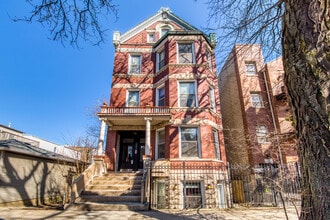 Building Photo - 2335 N Oakley Ave