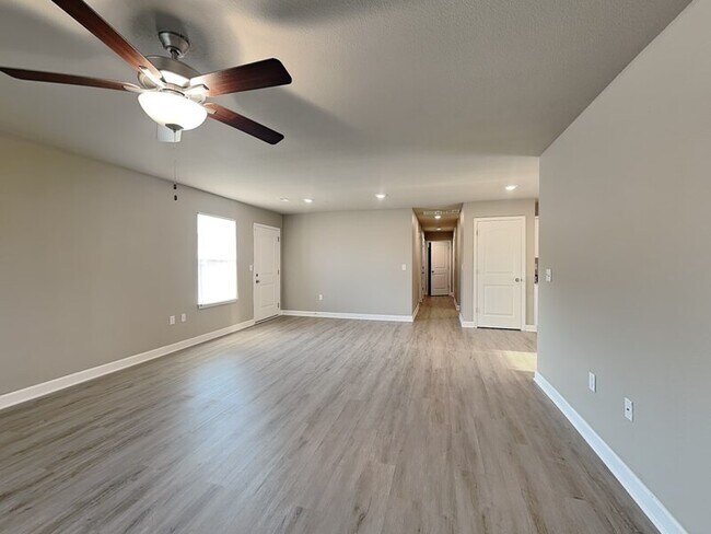 Foto del edificio - 219 SW Rose St