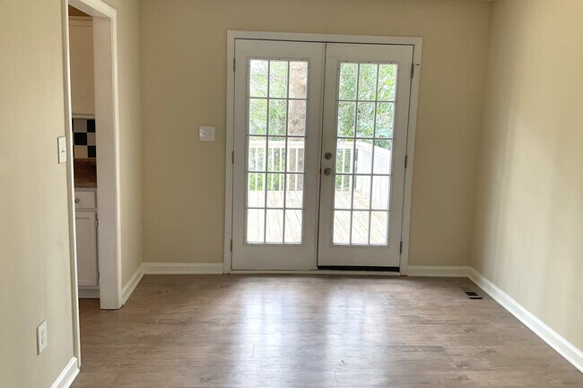 Building Photo - 2748 Sanibel Ln SE