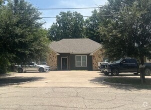 Building Photo - 326 Church Ave