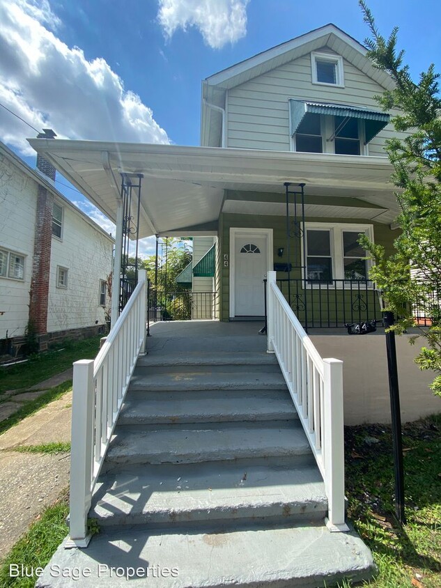 Primary Photo - 3 br, 2 bath House - 44 Melrose Ave