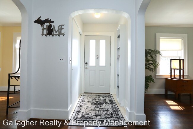 Foto del edificio - 3 br, 1.5 bath House - 94 Castlebar Rd