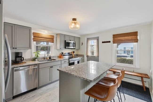 Foto del edificio - 3BR Cape Available 2/1