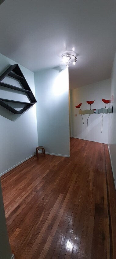 Dining area - 4220 Kissena Blvd
